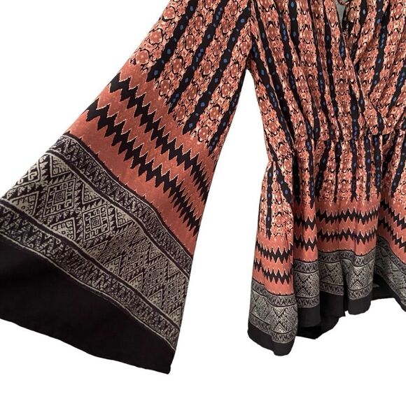 Fab'rik Aztec/Tribal Print V-Neck Long Sleeve Romper in Size Small - Picture 8 of 12
